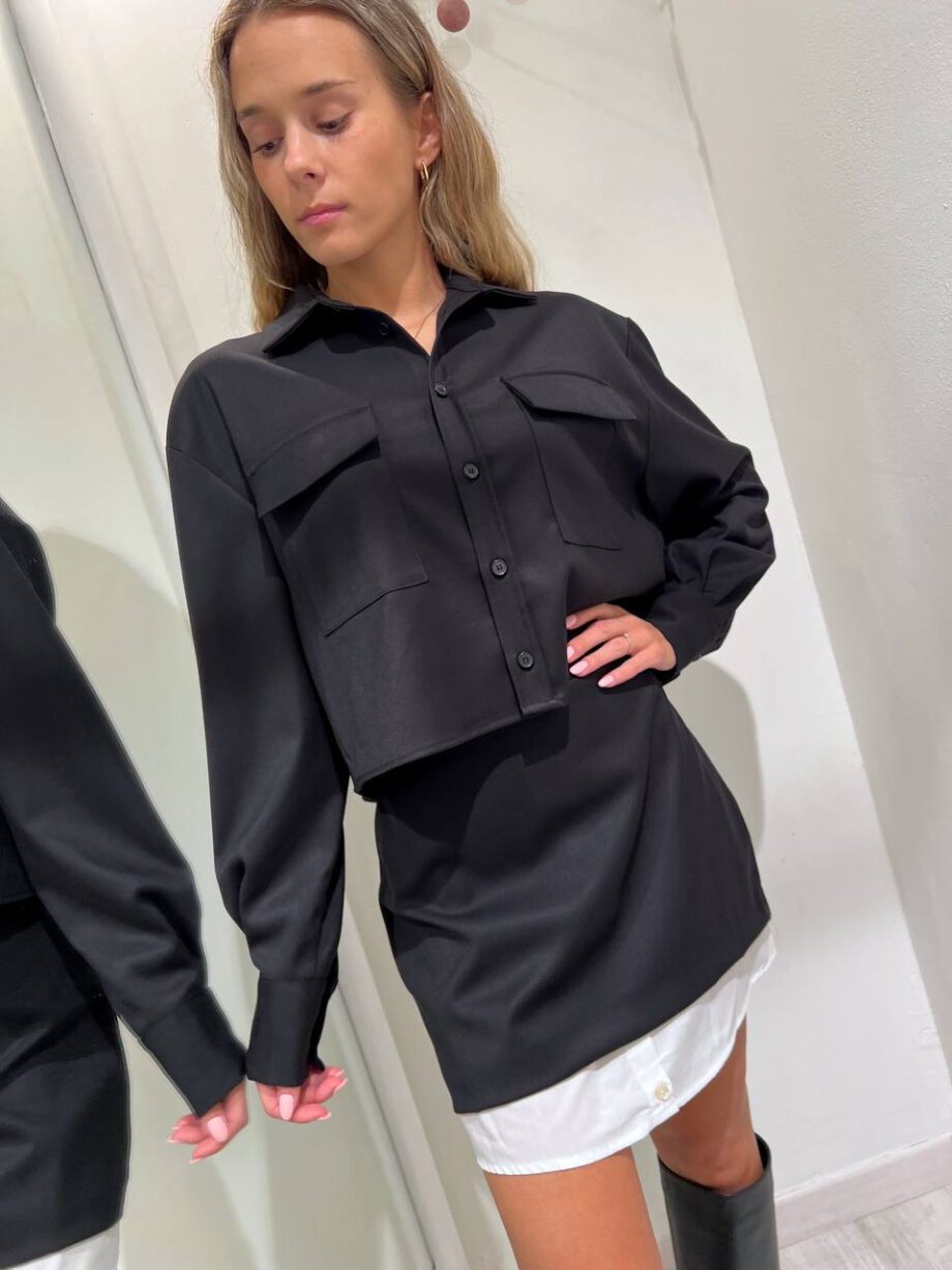 Shop Online Camicia cropped nera Vicolo