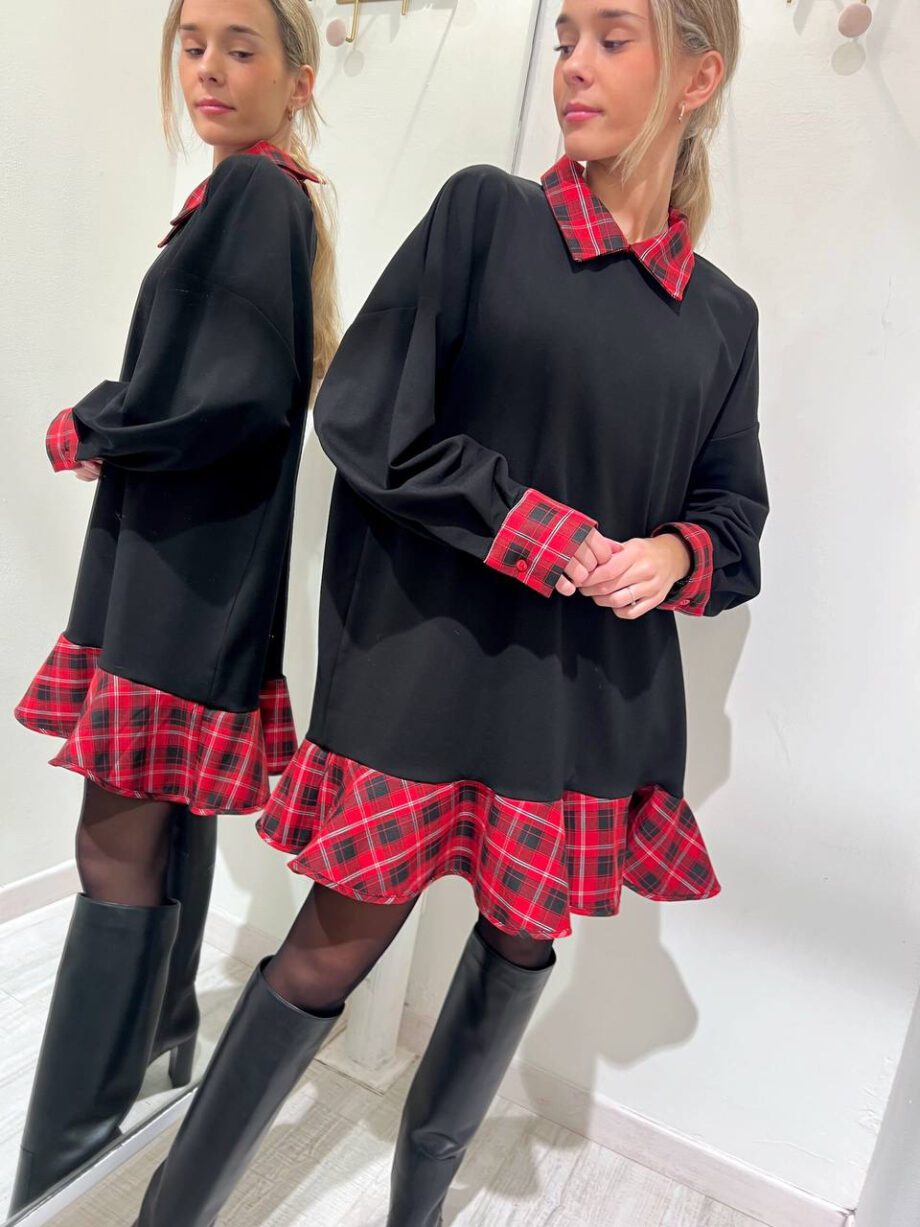 Shop Online Vestito corto over nero tartan rosso Vicolo