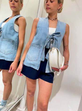 Shop Online Gilet in denim con fiocco Vicolo