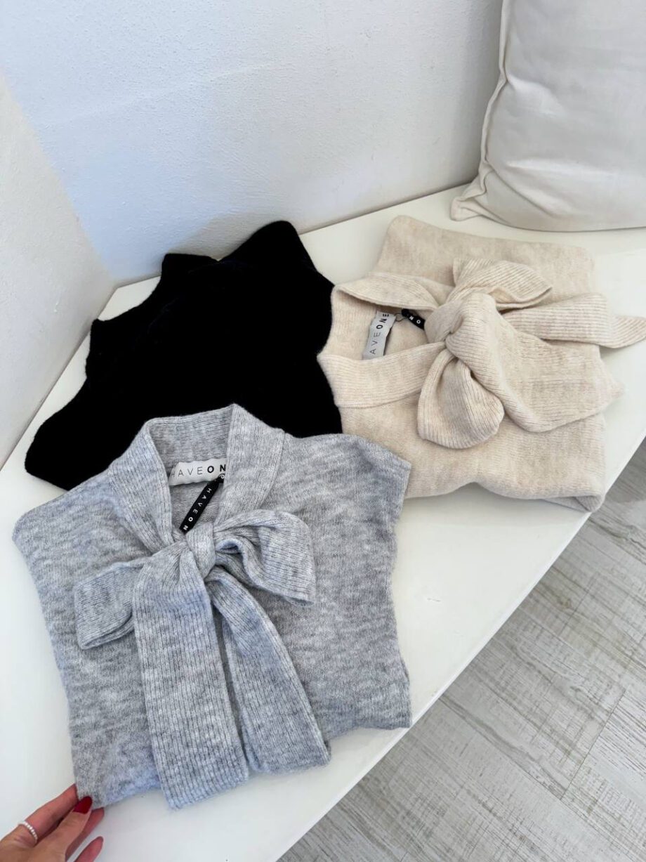 Shop Online Maglione grigio mélange con fiocco HaveOne