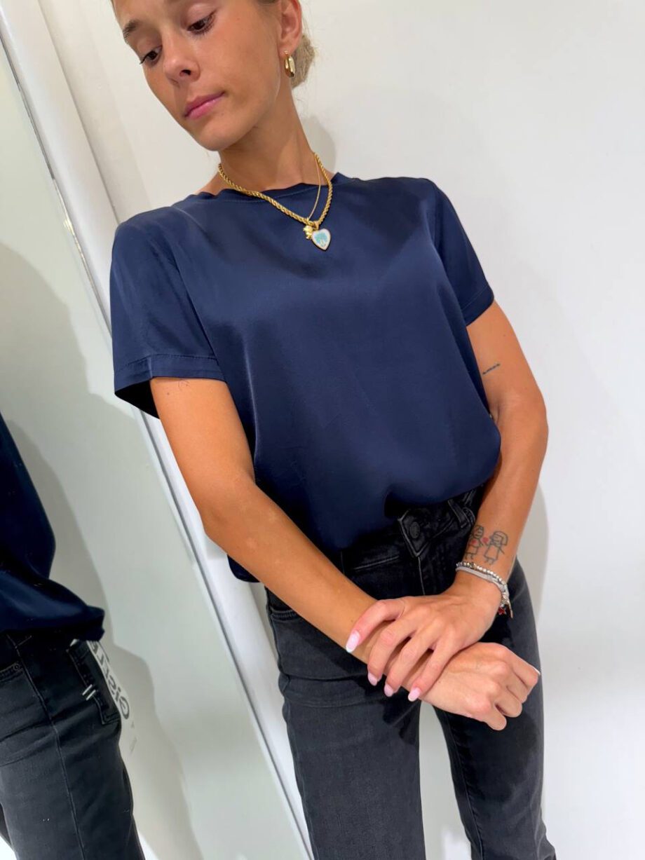 Shop Online T-shirt satin blu in viscosa HaveOne