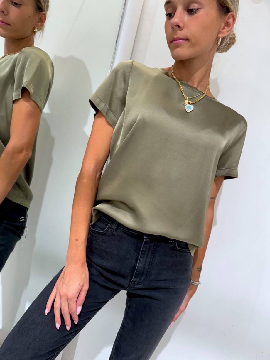 Shop Online T-shirt satin verde salvia in viscosa HaveOne