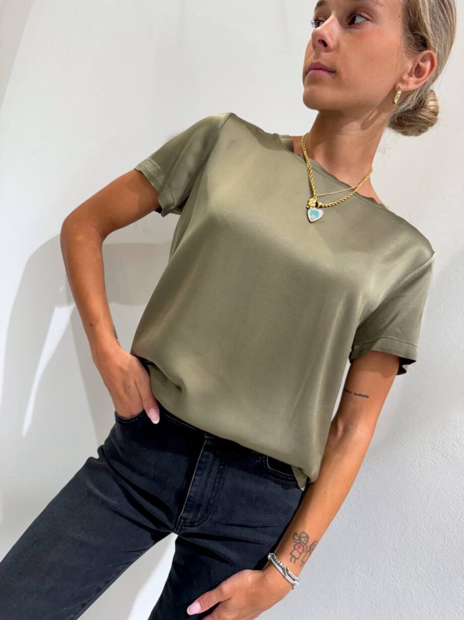 Shop Online T-shirt satin verde salvia in viscosa HaveOne