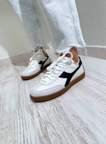 Shop Online Sneakers trainer bianche e nere Diadora