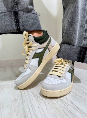 Shop Online Sneakers magic basket demi suede verde Diadora