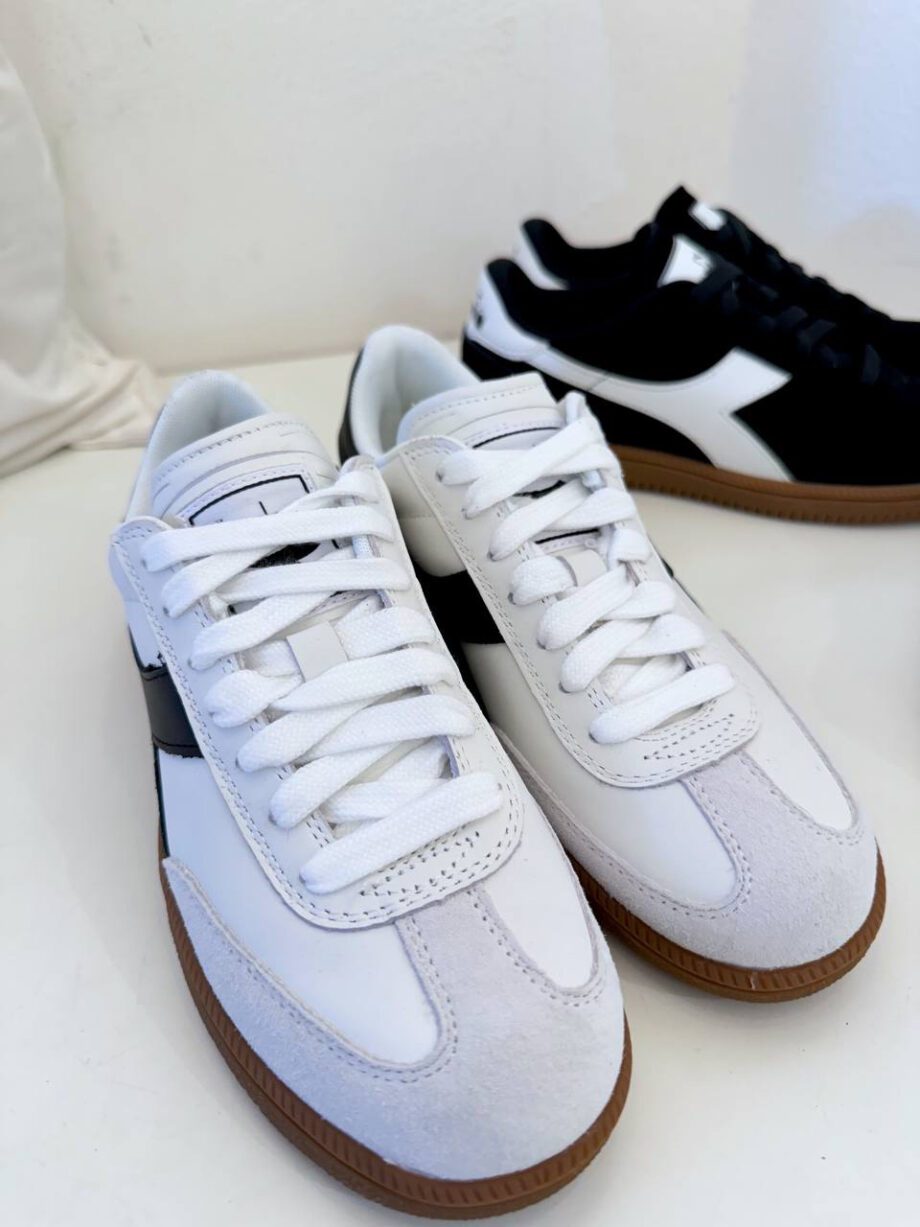 Shop Online Sneakers trainer bianche e nere Diadora