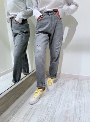 Shop Online Jeans boyfriend grigio con rotture Souvenir